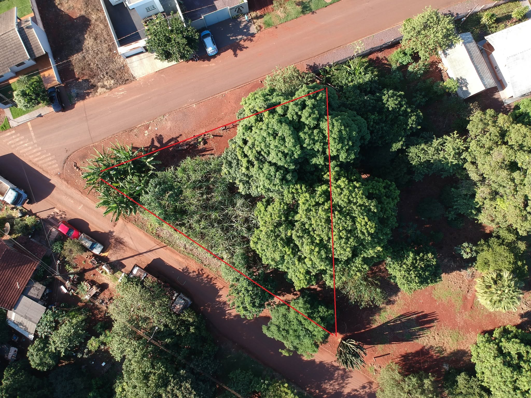 VENDE -SE TERRENO NA AVENIDA BANDEIRANTES